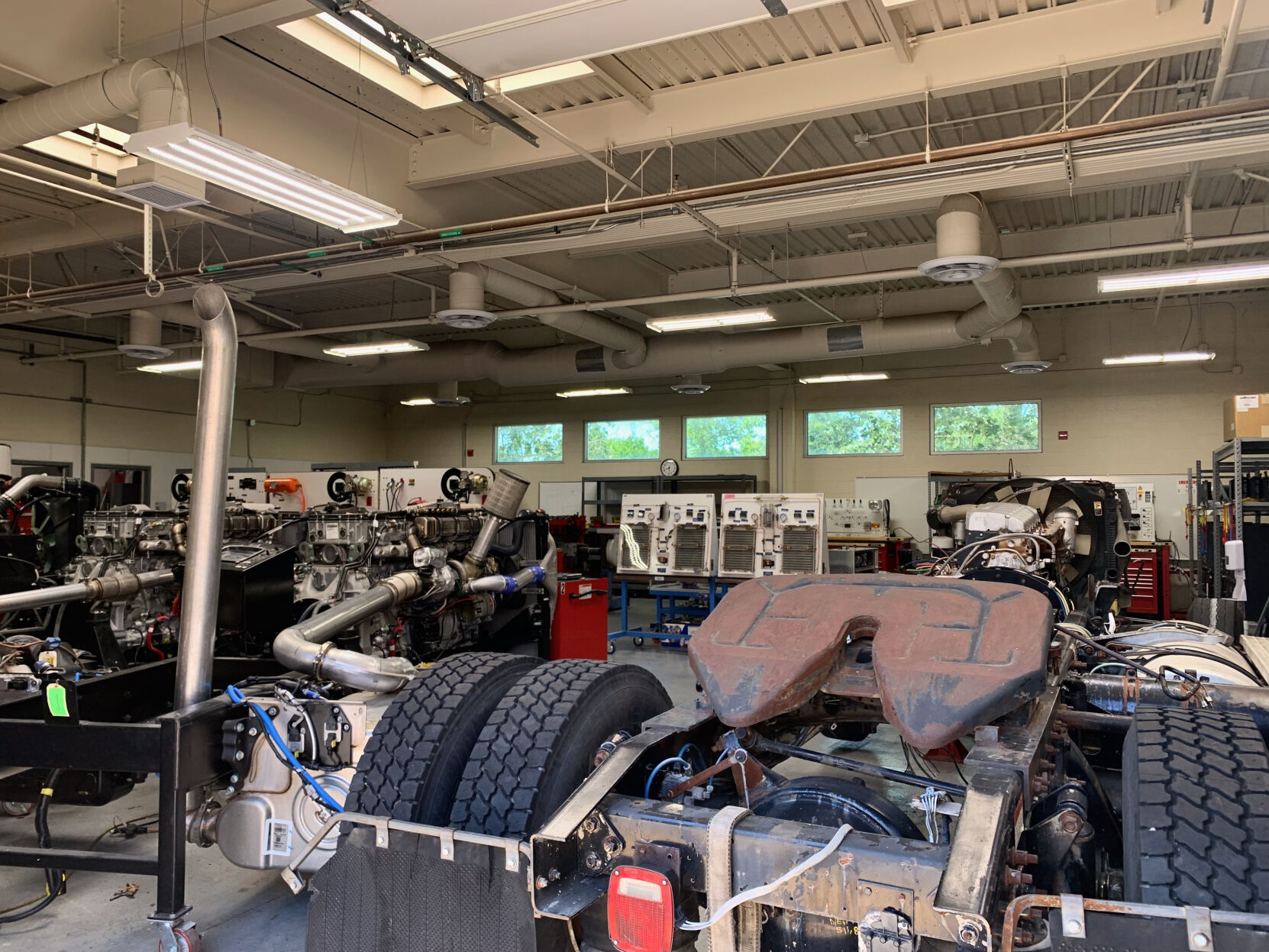 Electric vehicle shop